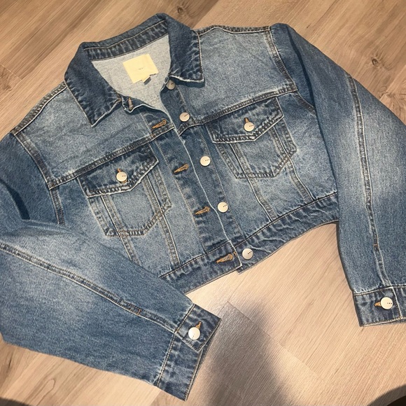 Women’s Cropped Jean Jacket - NWT - Picture 1 of 2
